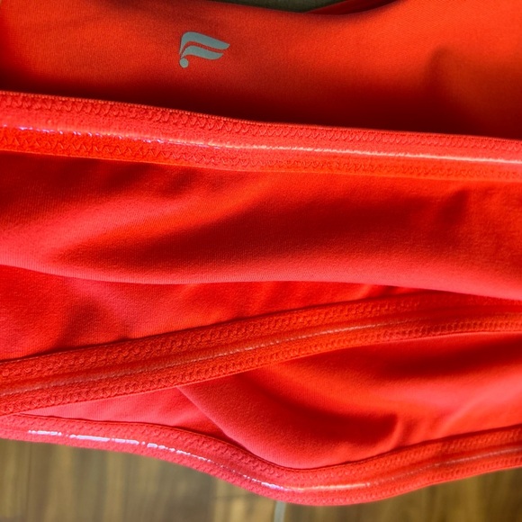 Fabletics Wireless Crossover Bra Low Impact in Strawberry Red NWT Sz-3X.   AA5 - Picture 6 of 10